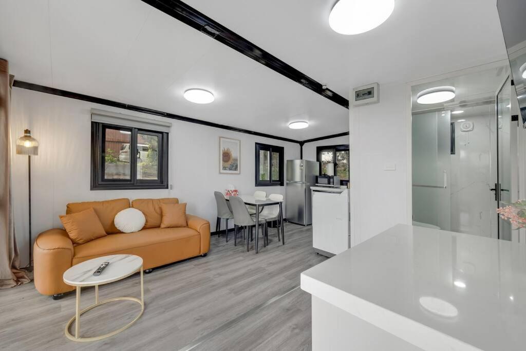 2 Bedrooms Cabin 5 Min To Pukekohe Town Centre Eksteriør billede